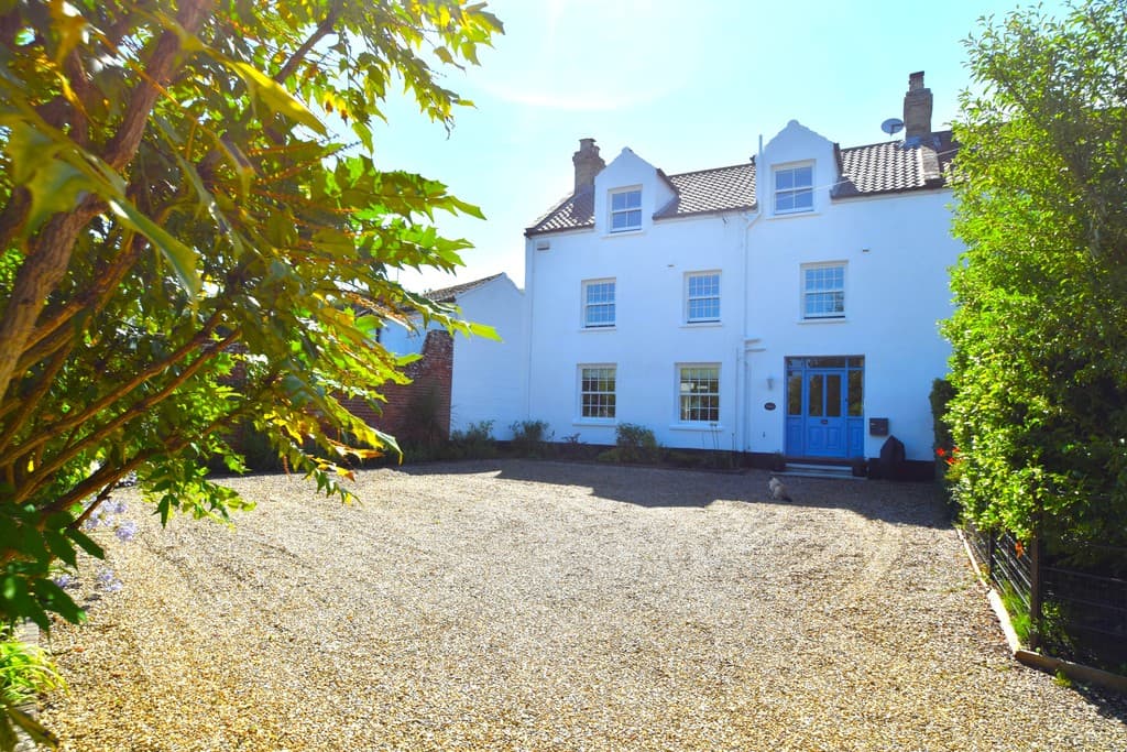 Sandy Lane, West Runton, Cromer, Norfolk, NR27 9LT