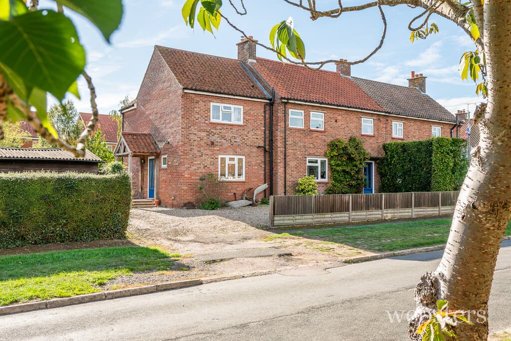 Priory Crescent, Binham, Fakenham, Norfolk, NR21 0DB